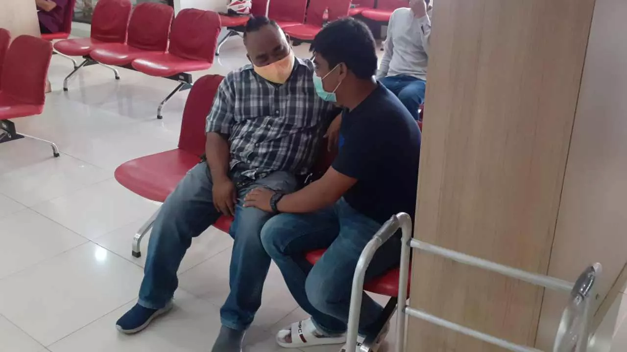 หนุ่มขับชนดะ 13 คันยอมรับสติหลุด ลูกเจ็บหนัก ตัดสินใจ "ชนเปิดทาง"