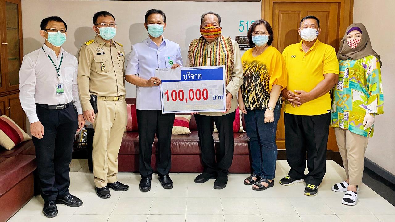 บริจาค ปรีดา เชื้อผู้ดี ตัวแทนกรรมการมัสยิดท่าอิฐ นำเงินบริจาคจำนวน 100,000 บาท มอบให้แก่ นพ.มณเฑียร เพ็งสมบัติ เพื่อใช้สำหรับจัดซื้ออุปกรณ์ทางการแพทย์ในวิกฤติไวรัสโควิด-19 โดยมี นพ.สกล สุขพรหม และ นพ.ดิเรก ดีศิริ มาร่วมรับมอบด้วย ที่ รพ.พระนั่งเกล้า วันก่อน.