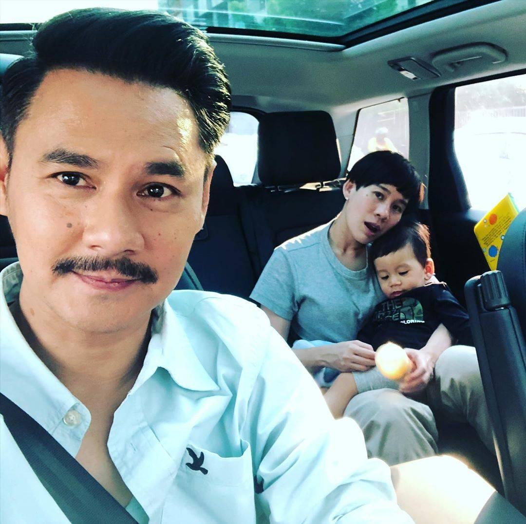 เวฟ-บุ้ง และน้องบุญ ลูกชาย ขอบคุณภาพจากไอจี @wave_sarin