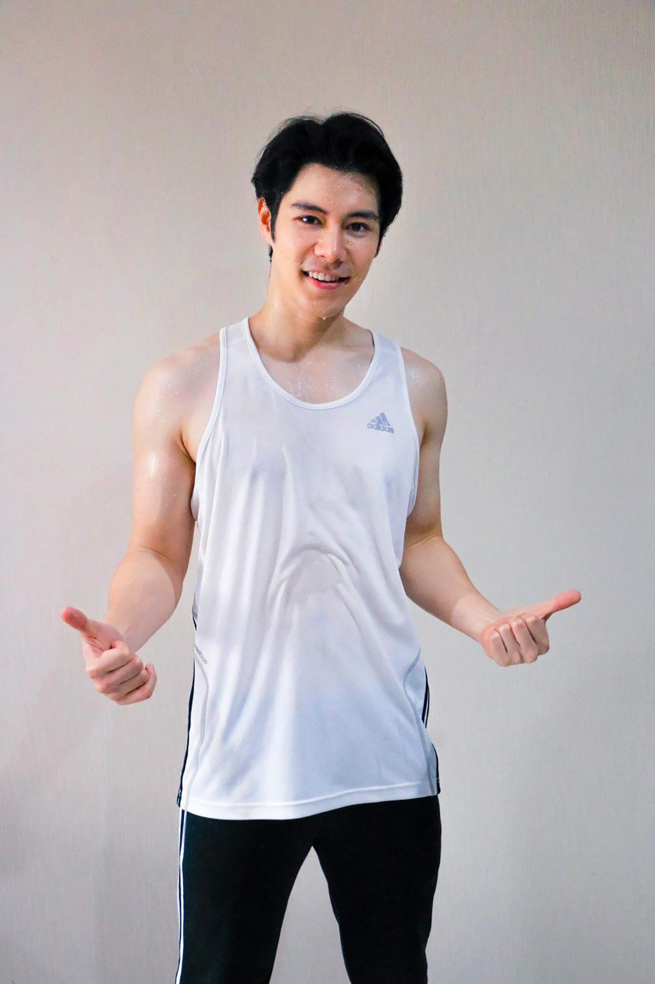 เหงื่อออกก็ยังหล่อเลย!!