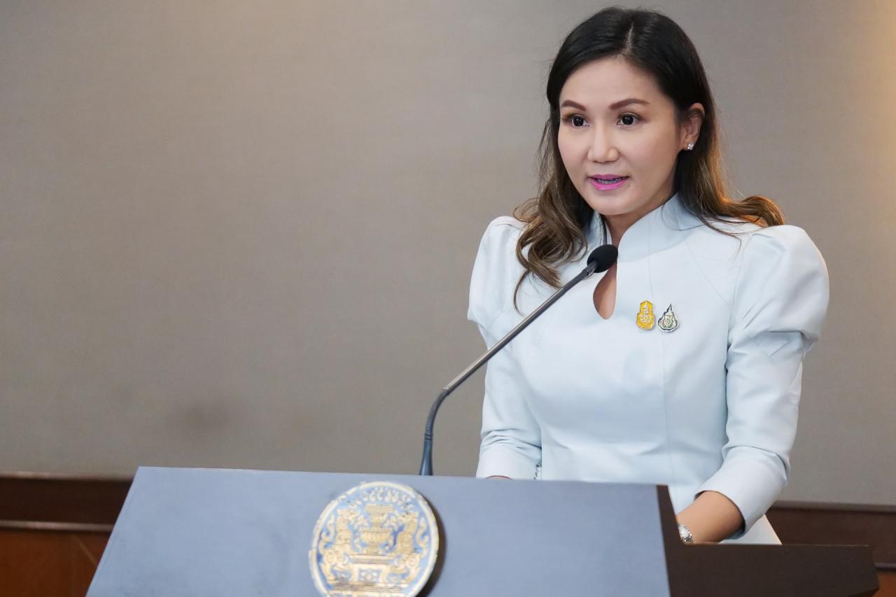 นางนฤมล ภิญโญสินวัฒน์ โฆษกประจำสำนักนายกรัฐมนตรี