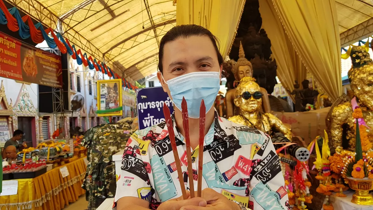เลขเด็ด "กุมารจุกดำ" ให้หนุ่มถูกหวยมาแล้ว 10 งวด รอบนี้ไม่พลาดลุ้นโชค