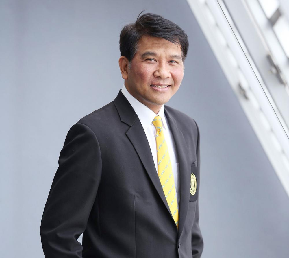 ดร.ธนวรรธน์ พลวิชัย