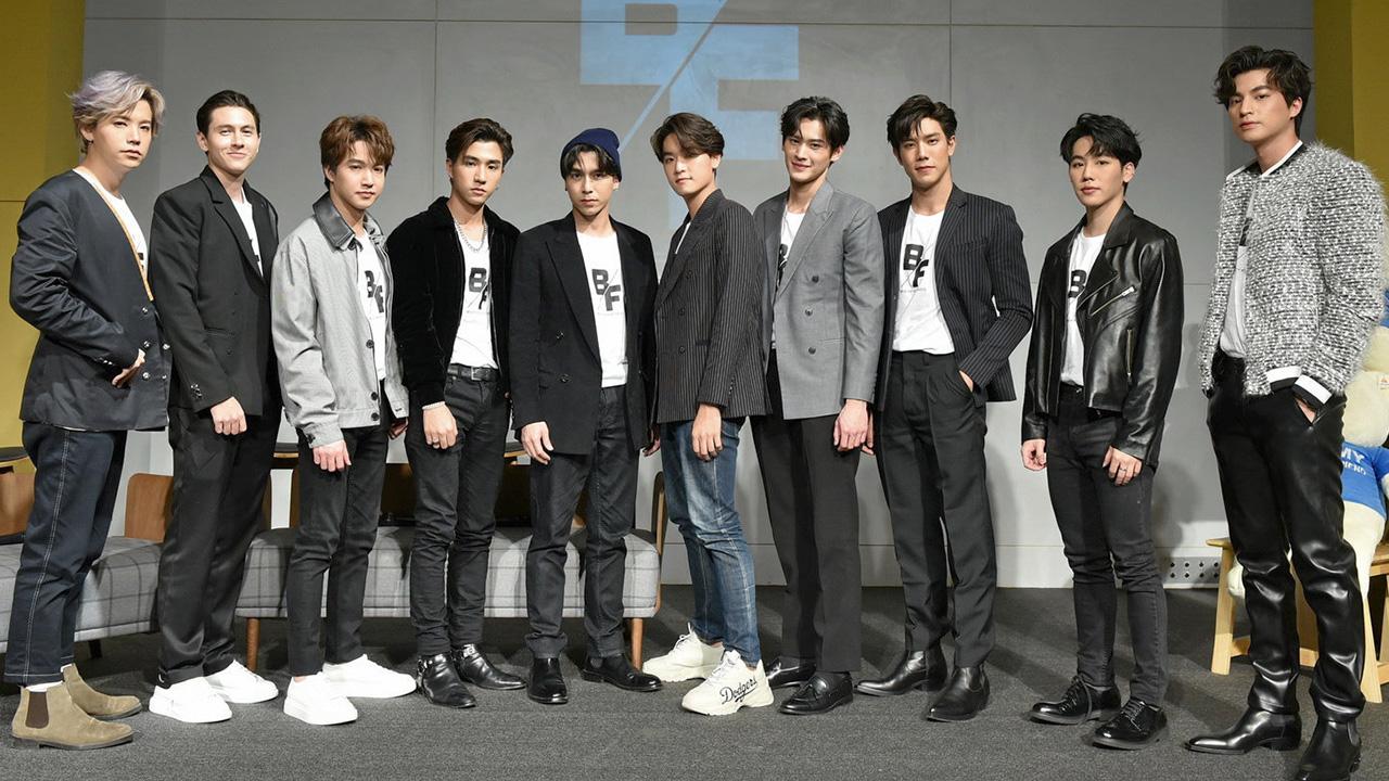 โปรเจกต์พิเศษ GMM GRAMMY จับ 10 หนุ่มในฝัน กลัฟ คณาวุฒิ / วอร์ วนรัตน์ / เพิร์ธ ธนพนธ์ / เก้า นพเก้า / ทอมมี่ สิทธิโชค / ทะเล สงวนดีกุล / เกรท สพล / ริท เรืองฤทธิ์ / กวินท์ ดูวาล และ คชา นนทนันท์ มาจับคู่ในโปรเจกต์ “BOYFRIENDS” เปิดตัวอัลบั้ม ที่ห้องออดิทอเรี่ยม จีเอ็มเอ็ม แกรมมี่ วันก่อน.