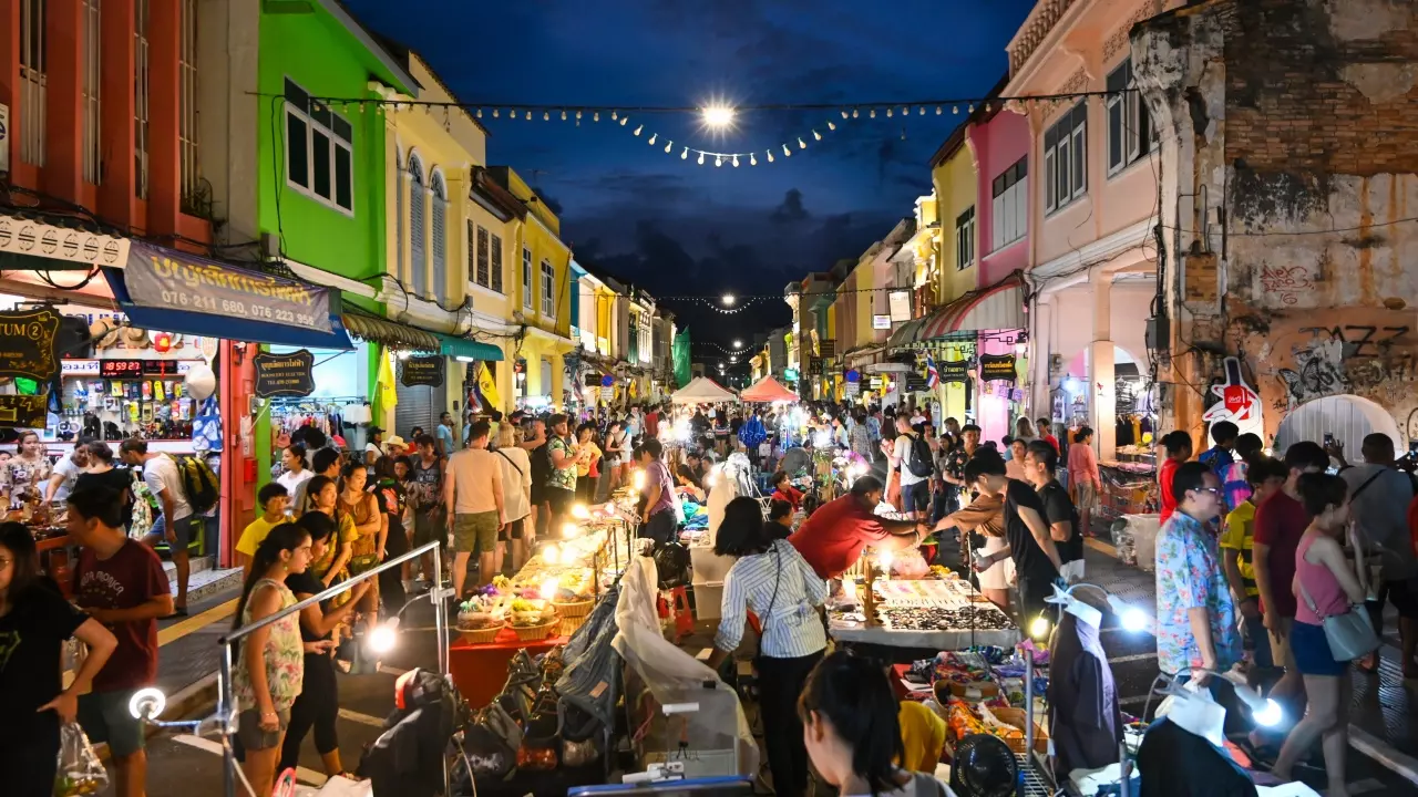 ภูเก็ตโมเดล แผนรับนักท่องเที่ยวต่างชาติ แค่กักตัวใช้เงิน 1-5 แสนบาท
