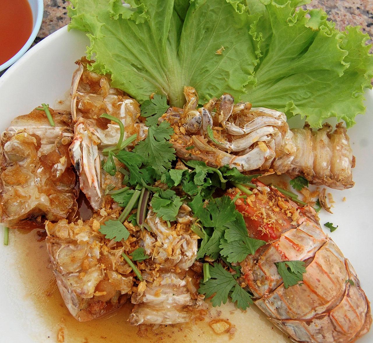 ศรีนวลซีฟู้ด” สัตหีบ ย้อนอดีตกินปูริมทะเล