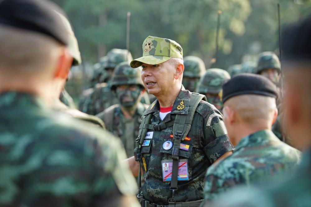 พล.อ.อภิรัชต์ คงสมพงษ์ ผู้บัญชาการทหารบก