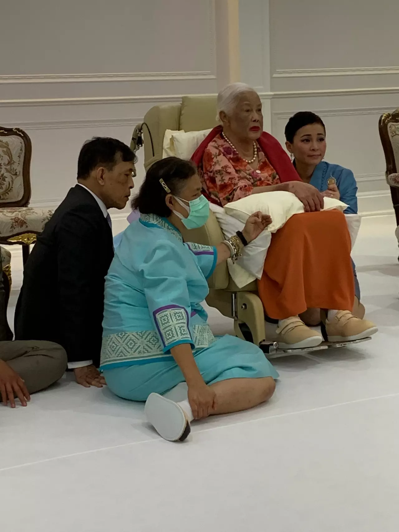 "สมเด็จพระพันปีหลวง" เสด็จทรงบำเพ็ญพระราชกุศล