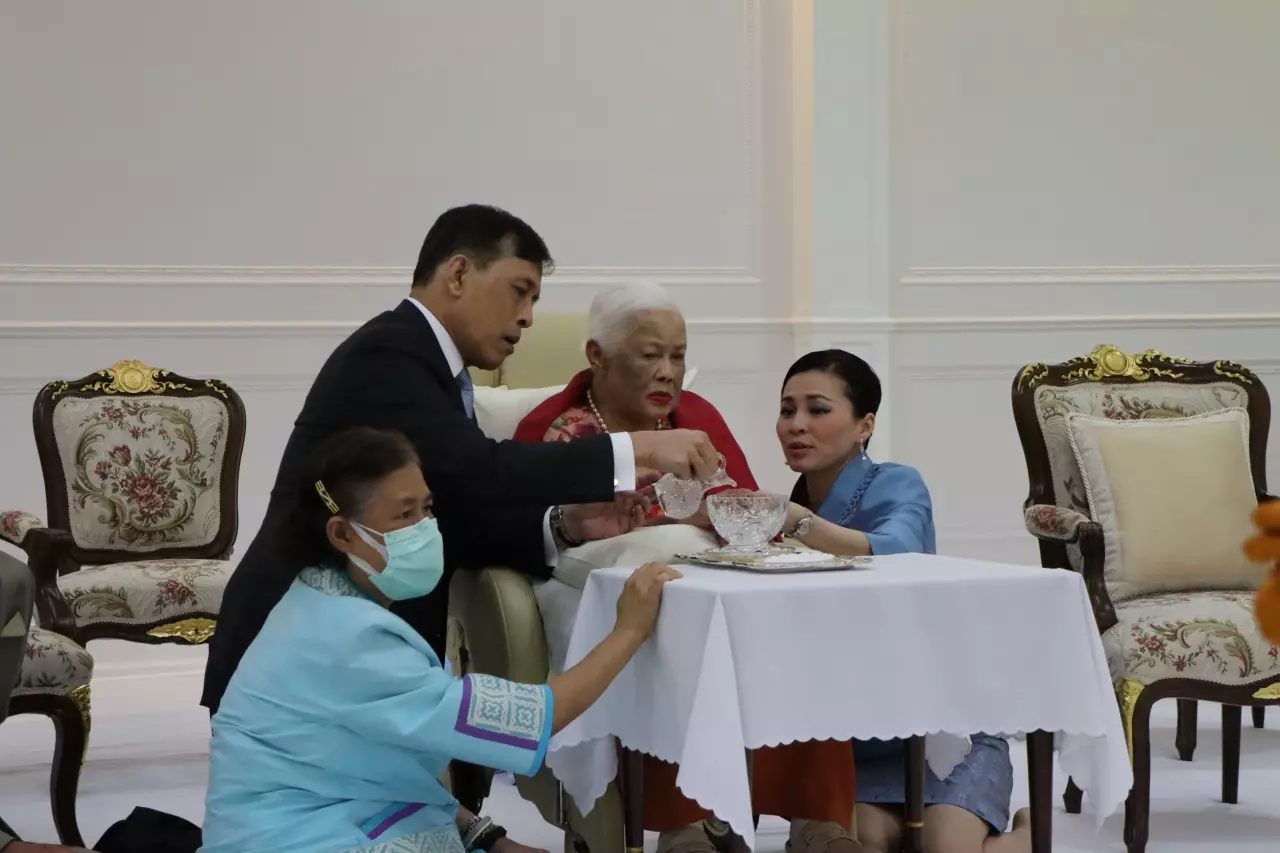 "สมเด็จพระพันปีหลวง" เสด็จทรงบำเพ็ญพระราชกุศล