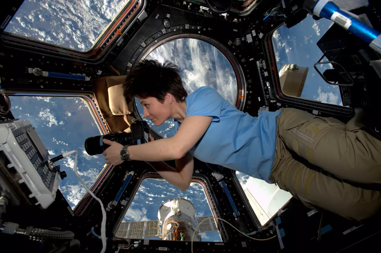 NASA สั่งซื้อกล้อง NIKON D5 53 ตัว เพื่อใช้ในภารกิจสำรวจอวกาศ !
