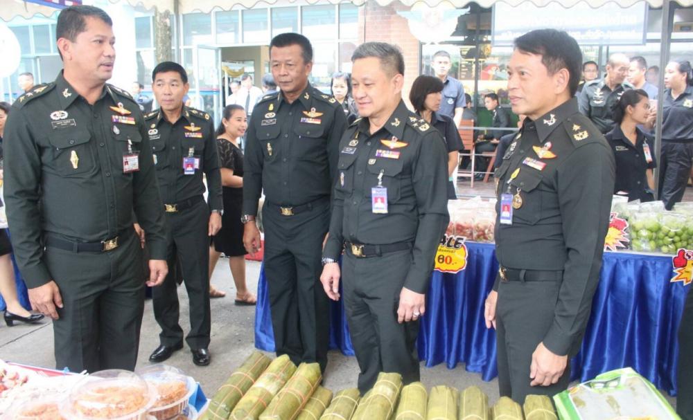 พล.ต.ธวัชชัย ชวนสมบูรณ์ ผอ.สนภ.5ต้อนรับ พล.อ.ธงชัย สาระสุข ผบ.นทพ.