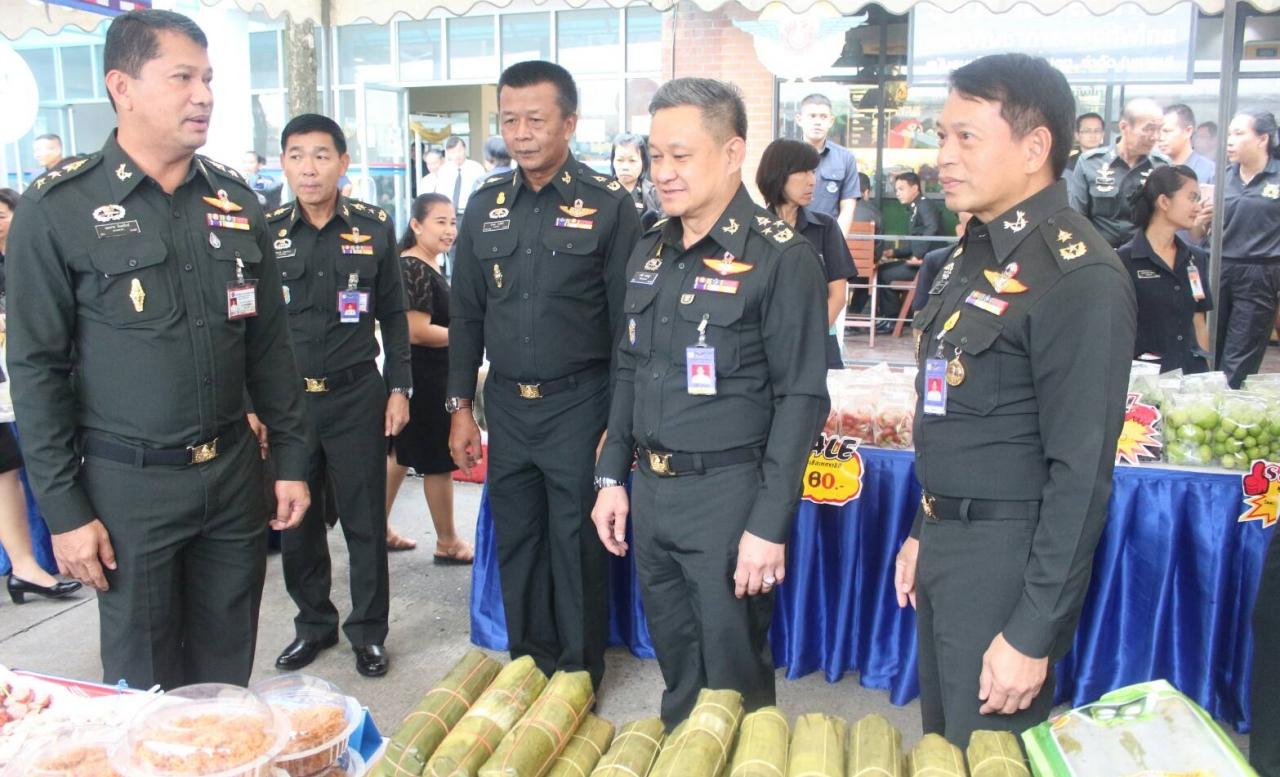 พล.ต.ธวัชชัย ชวนสมบูรณ์ ผอ.สนภ.5ต้อนรับ พล.อ.ธงชัย สาระสุข ผบ.นทพ.