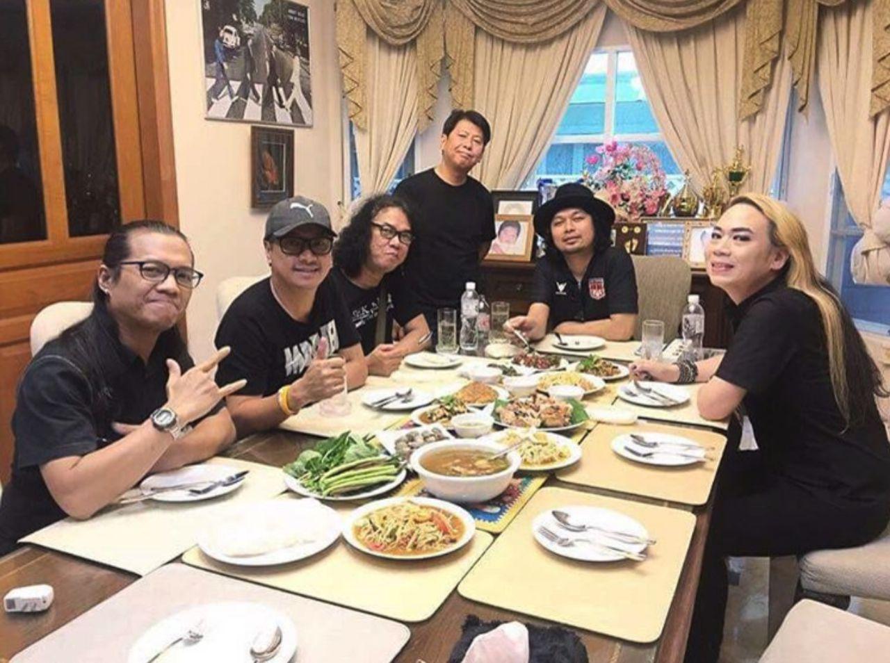 รับแขกตลอดเลย