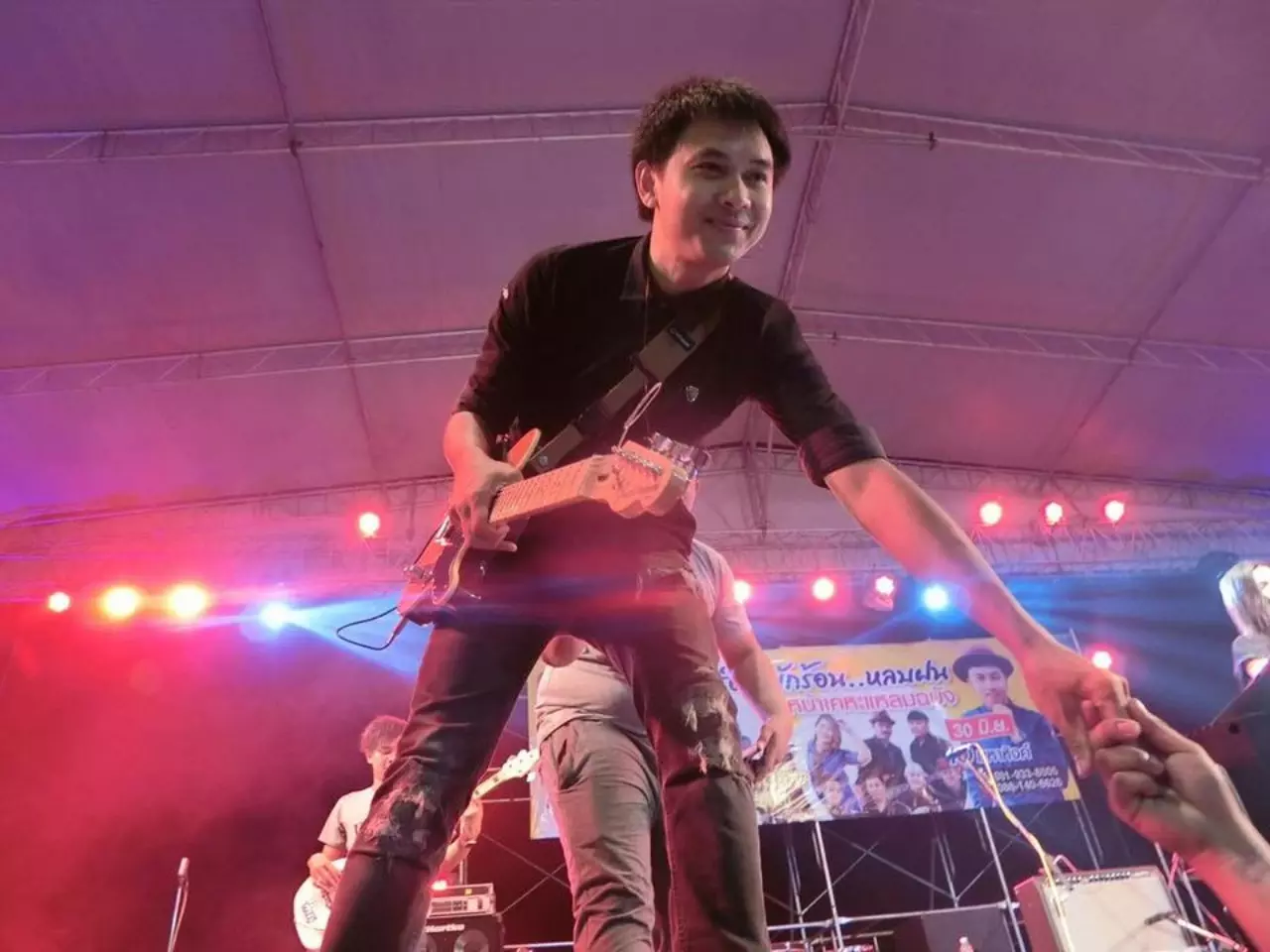 ผูกคอตาย ที่มาเพลงช้ำรัก บอย พนมไพร ฮอตเว่อร์! คิวยาวทะลุปีหน้า