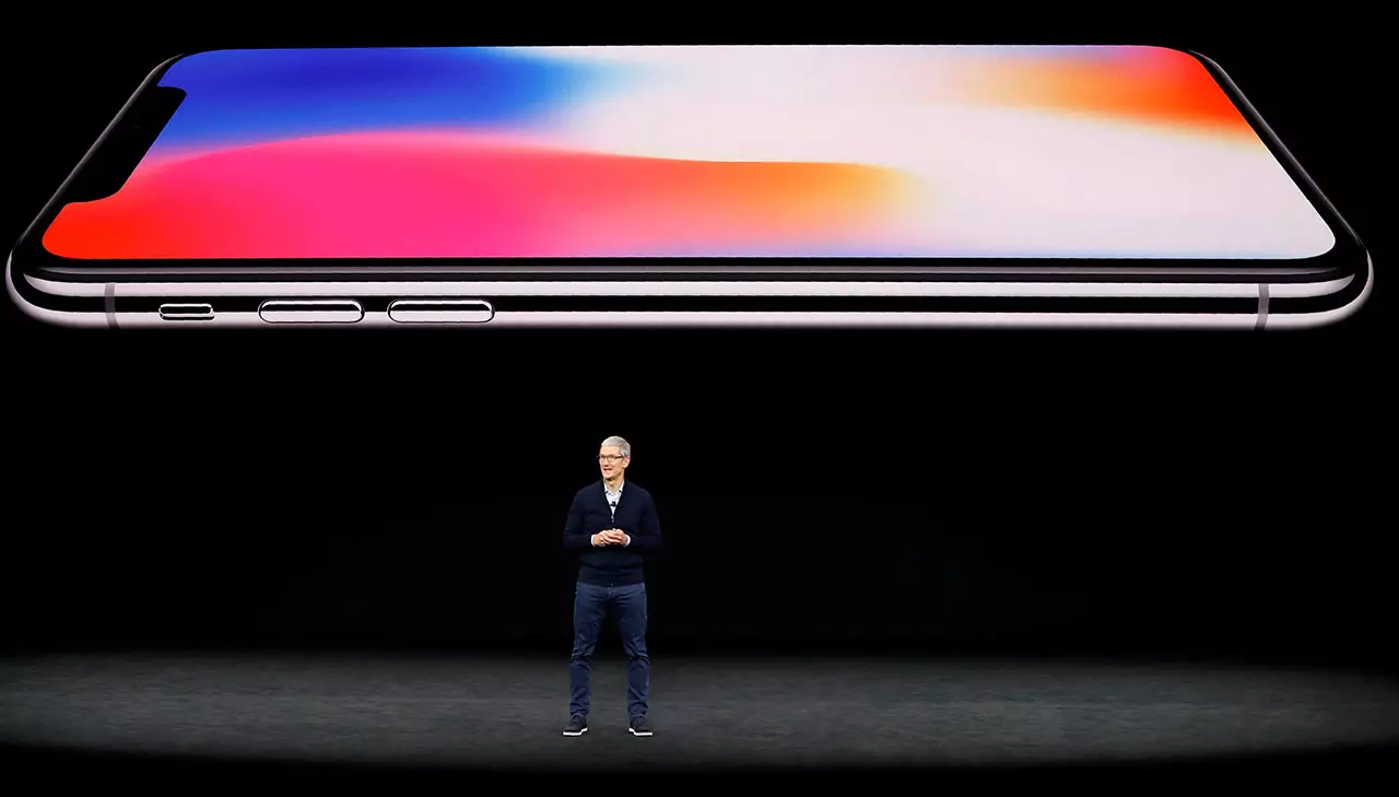 7 สิ่งที่ iPhone X เด็ดกว่า iPhone 8