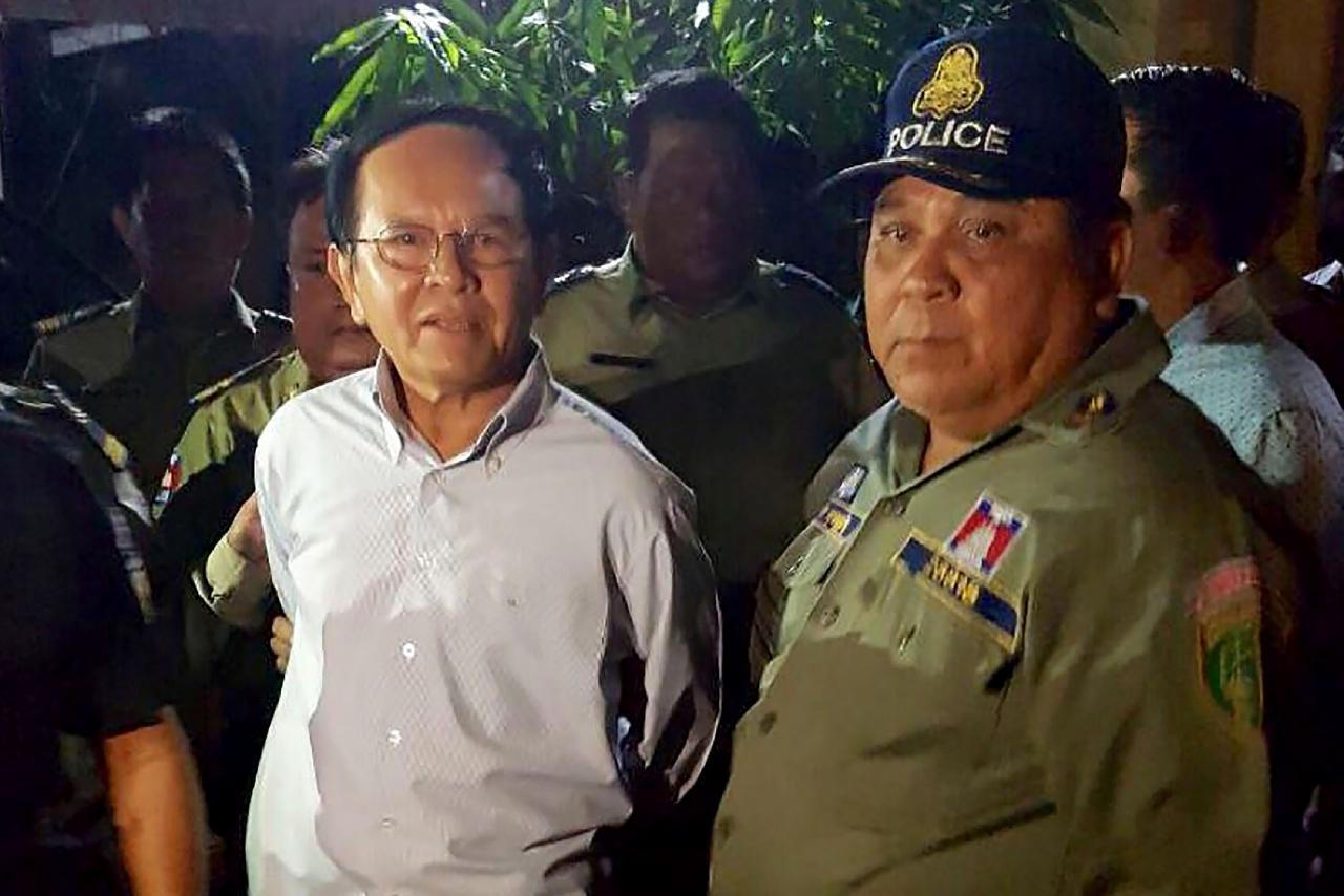 ตำรวจจับเขม โสกา ถึงที่บ้านในกรุงพนมเปญ