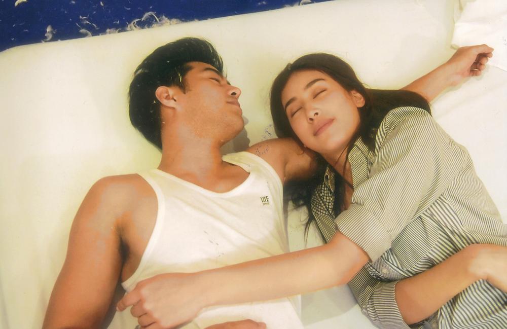 อ้าว...นอนกอดกันซะงั้น