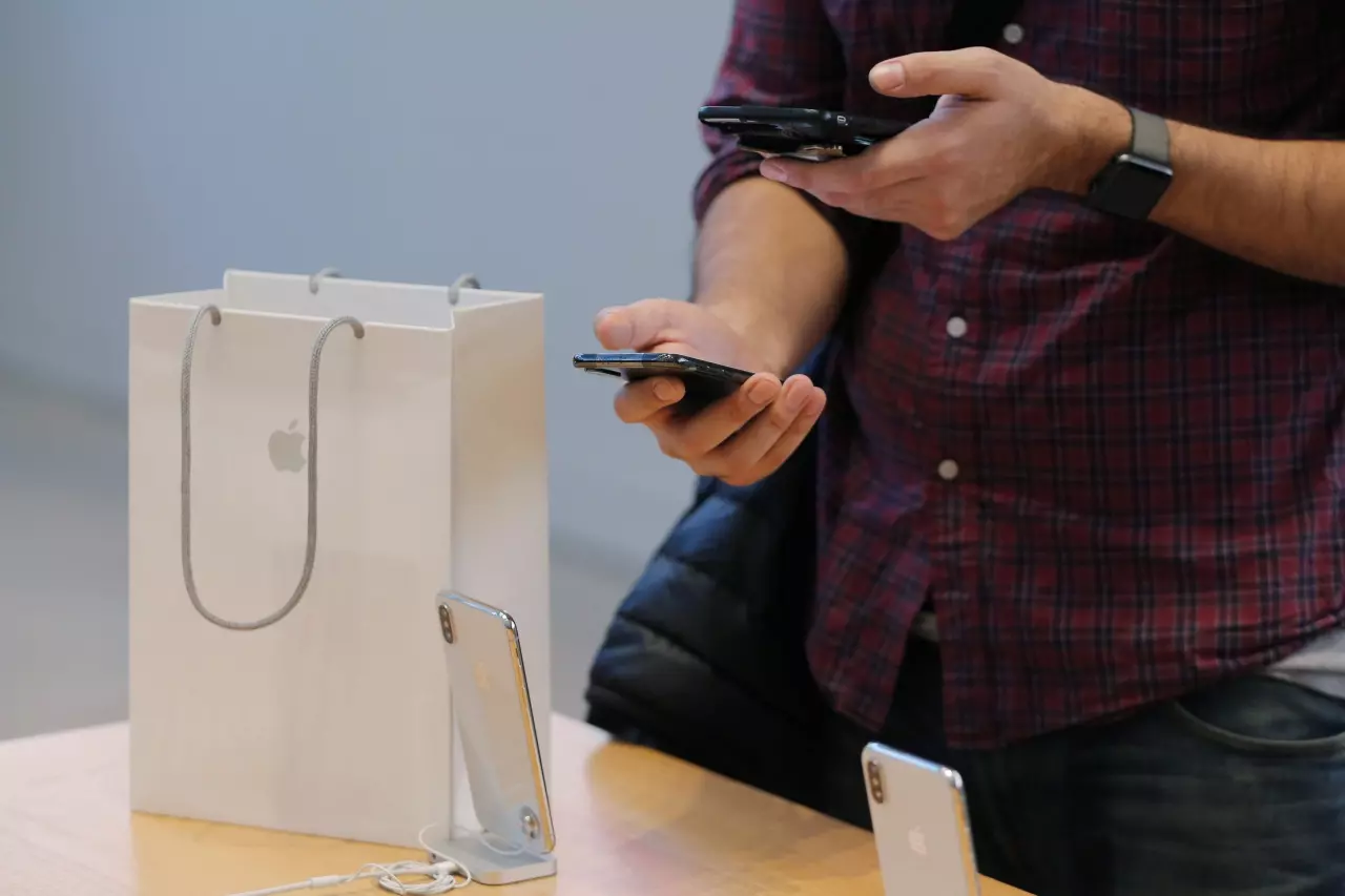 อย่าทำมึน! หิ้ว ‘iPhone X’ 1 เครื่องจากเมืองนอกเข้าไทย ต้องเสียภาษีก่อนออกสนามบิน