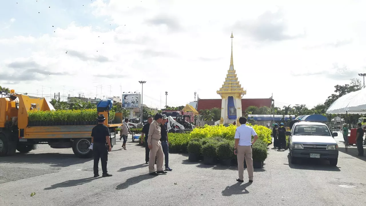 ทั่วไทย เริ่มบวงสรวงพระเมรุมาศจำลอง เตรียมพร้อมจัดพิธีถวายดอกไม้จันทน์