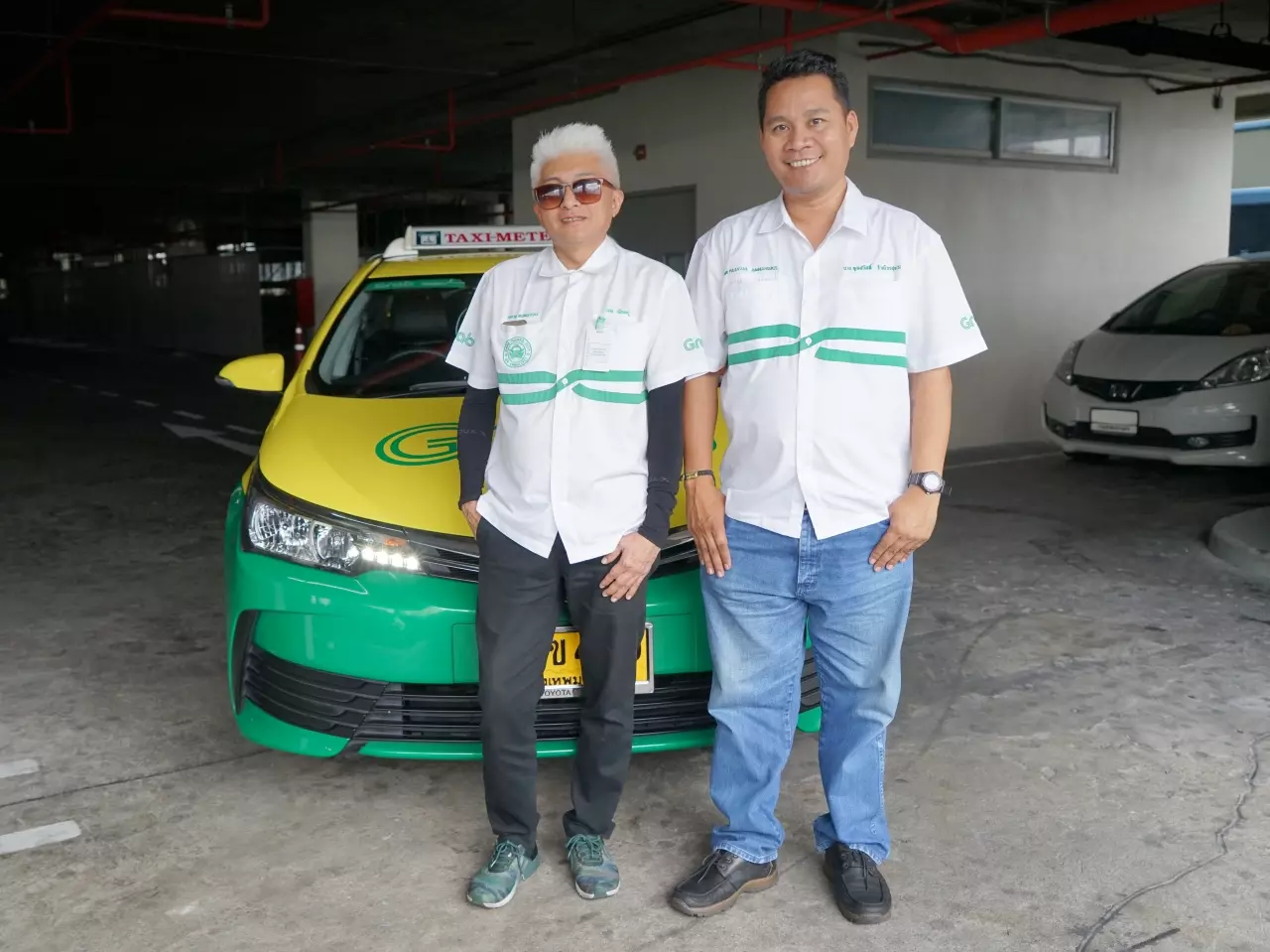 'รายได้วันละ 5,000 บาท' ทำได้อย่างไร? เปิดใจคนขับ 'Grab Taxi'