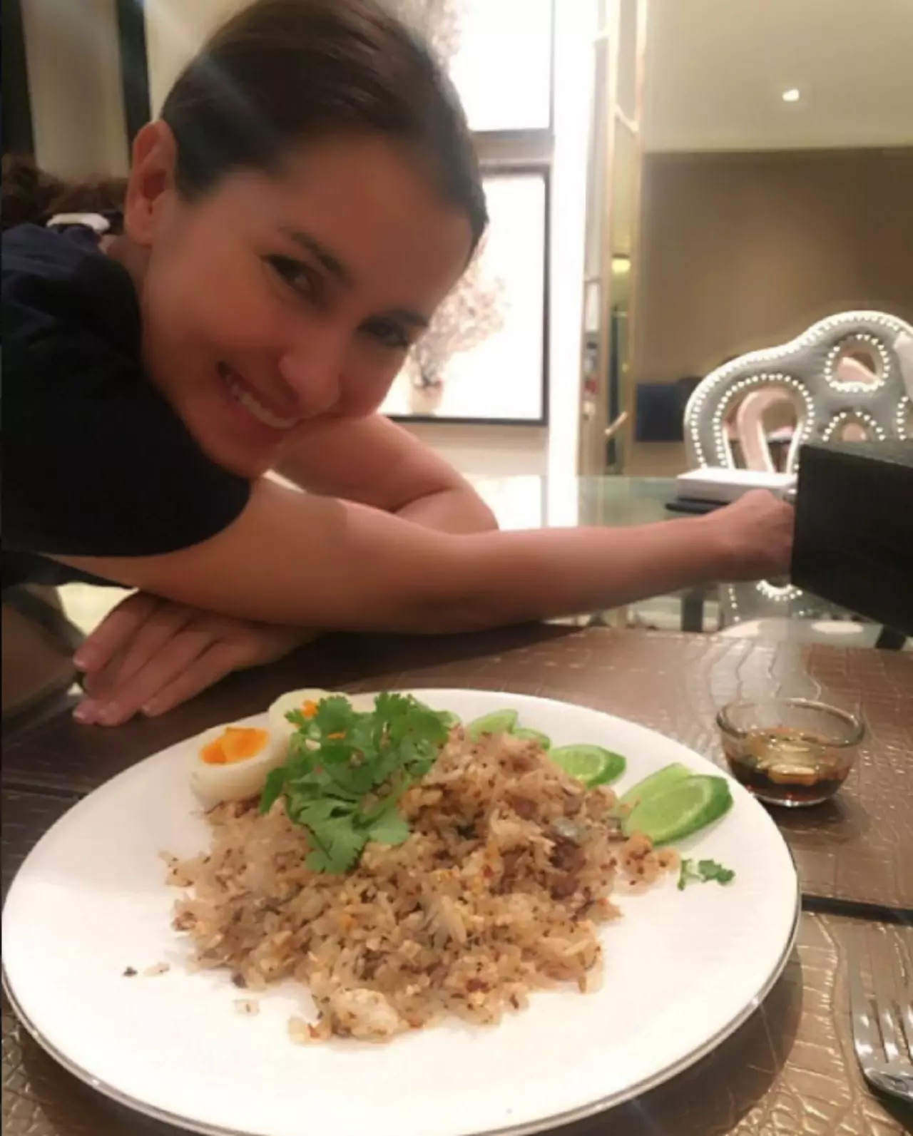 สุขใดเท่าอยู่บ้านเรา ส่องคอนโดหรู สไตล์ 'แอน ทองประสม' จะนอนท่าไหนก็ได้