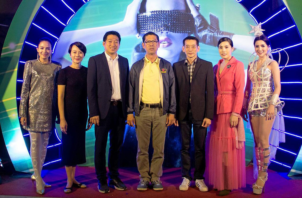 ไชโย ศักดิ์ฤทธิ์ สลักคำ รอง ผวจ.นครราชสีมา เปิดงาน “NAKORNRATCHASIMA COUNTDOWN 2018” เทศกาลต้อนรับปีใหม่ โดยมี อนันต์ ตันติปัญญาคุณ, เสฏฐวุฒิ ทัตสุ, กัญญาภัค โพศิริน, โชติกา วงษ์ชวลิตกุล และ นาตาชา มณีปกรณ์ มาร่วมงานด้วย ที่เซ็นทรัลพลาซา นครราชสีมา วันก่อน.