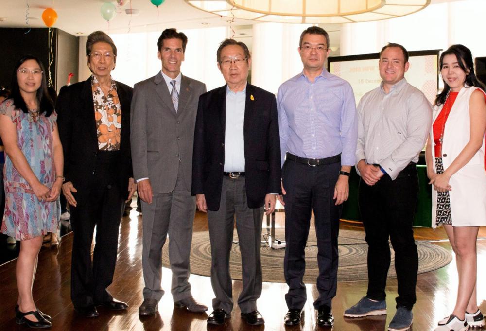เจ้าสัวใจดี สุทธิเกียรติ จิราธิวัฒน์ จัดงานเลี้ยงฉลองปีใหม่ให้ผู้บริหารและพนักงานโรงแรมและรีสอร์ตในเครือเซ็นทารา โดยมี ธีระยุทธ จิราธิวัฒน์, มาร์คแลนด์ เบย์คล๊อด, สังข์ ว่องปรีชา และ จุไรรัตน์ มงคลวงศ์สิริ มาร่วมงานด้วย ที่โรงแรมเซ็นทาราแกรนด์ เซ็นทรัลเวิลด์ วันก่อน.