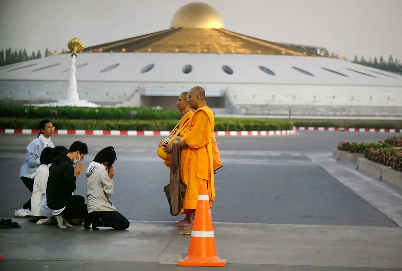 ไม่ถือตัว สมถะ! เปิดโฉมหน้า ที่แรก 'หลวงพี่หมู' เจ้าอาวาสรูปใหม่แห่งอาณาจักรธรรมกาย