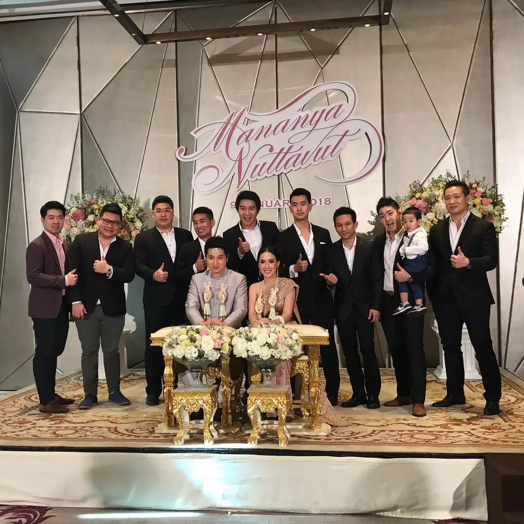 แต่งแล้วจ้า เบนซ์ มนัญญา ควงแฟนหนุ่มสละโสดสไตล์ไทยแท้