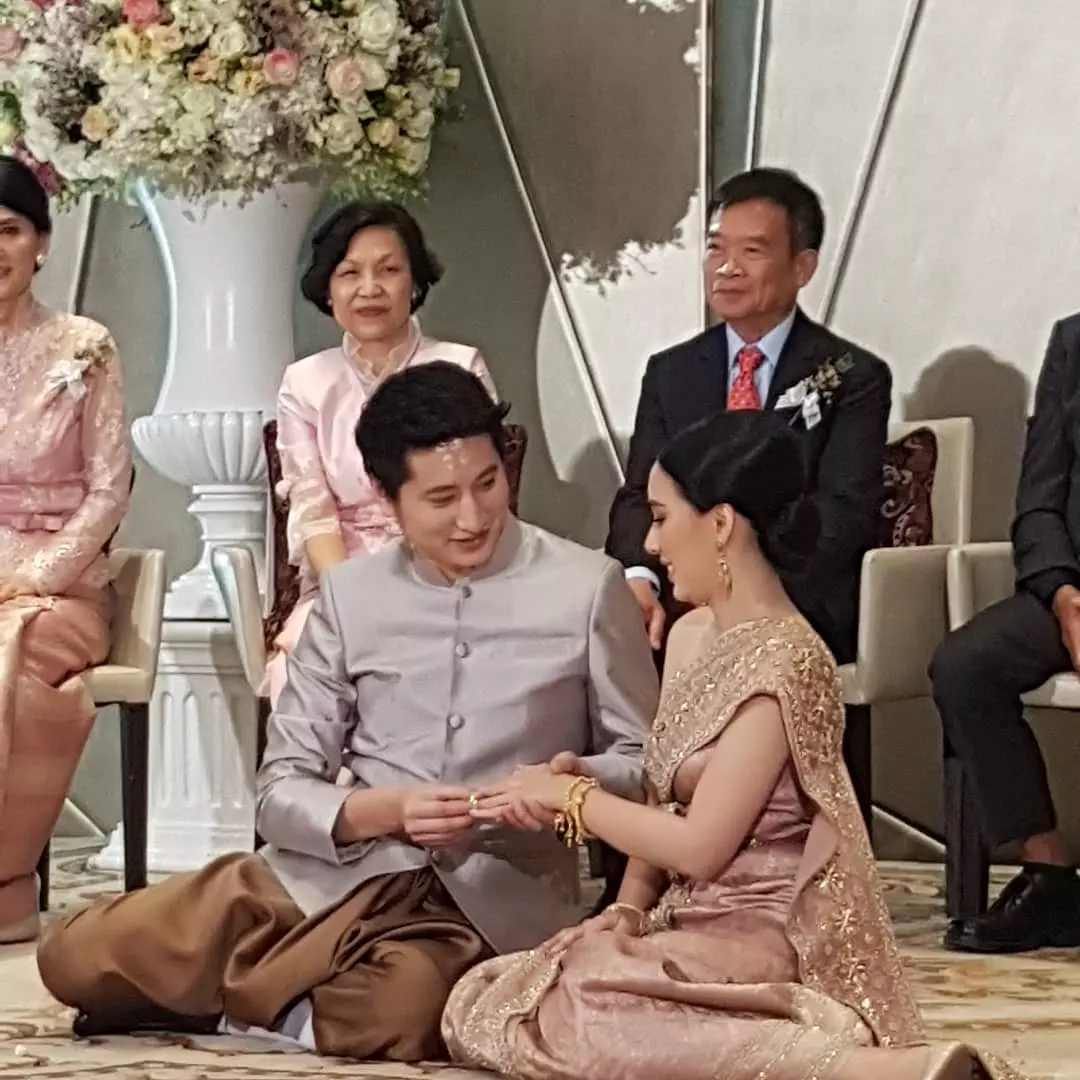 แต่งแล้วจ้า เบนซ์ มนัญญา ควงแฟนหนุ่มสละโสดสไตล์ไทยแท้