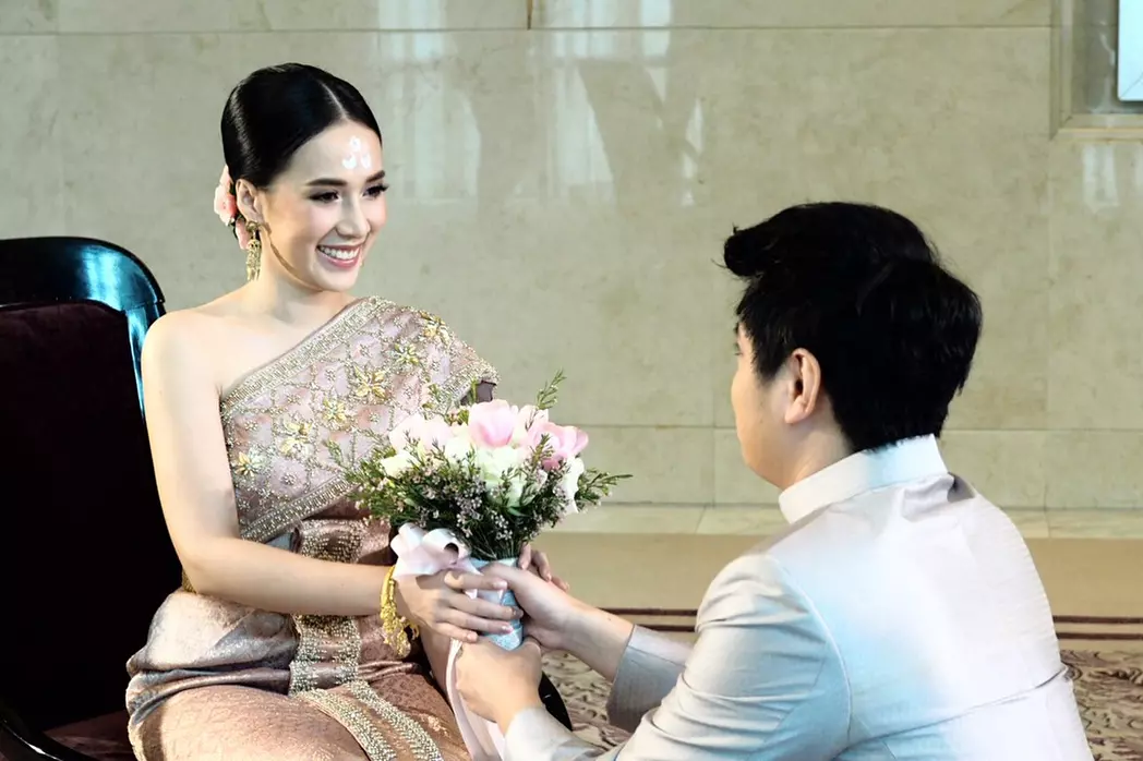 แต่งแล้วจ้า เบนซ์ มนัญญา ควงแฟนหนุ่มสละโสดสไตล์ไทยแท้