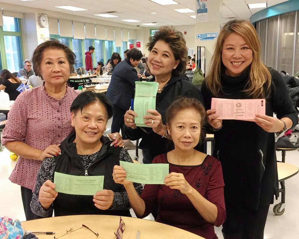 เตรียมงาน สุจิตรา ปาลีวงศ์ ประธานศูนย์วัฒนธรรมแห่งรัฐนิวยอร์ก สหรัฐฯ ประชุมกรรมการเตรียมงานฉลองครบรอบ 31 ปี และส่งท้ายปีเก่าต้อนรับปีใหม่ของศูนย์ฯ ที่ VFW Saddle Brook นิวยอร์ก วันก่อน.