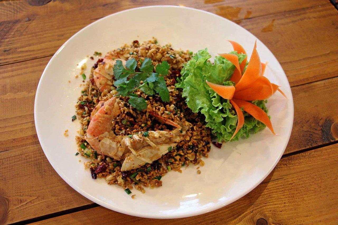 กุ้งแม่นํ้าคั่วพริกเกลือ.