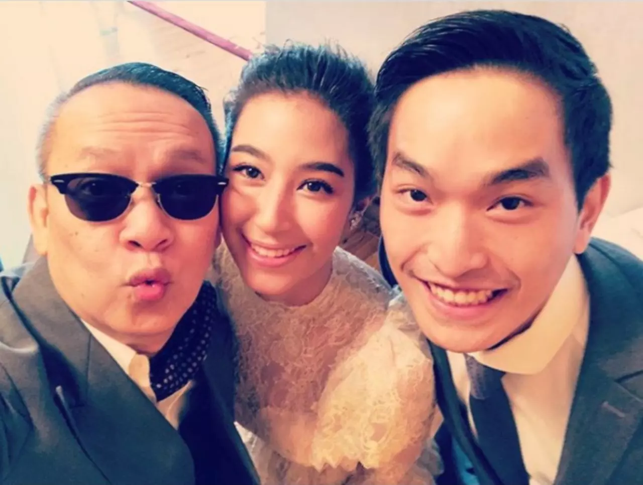 ขันหมากมาแล้ว! ชมภาพ ป๊อก-มาร์กี้ หมั้น ญาญ่า คิม กั้นประตูเงิน-ทอง (คลิป)