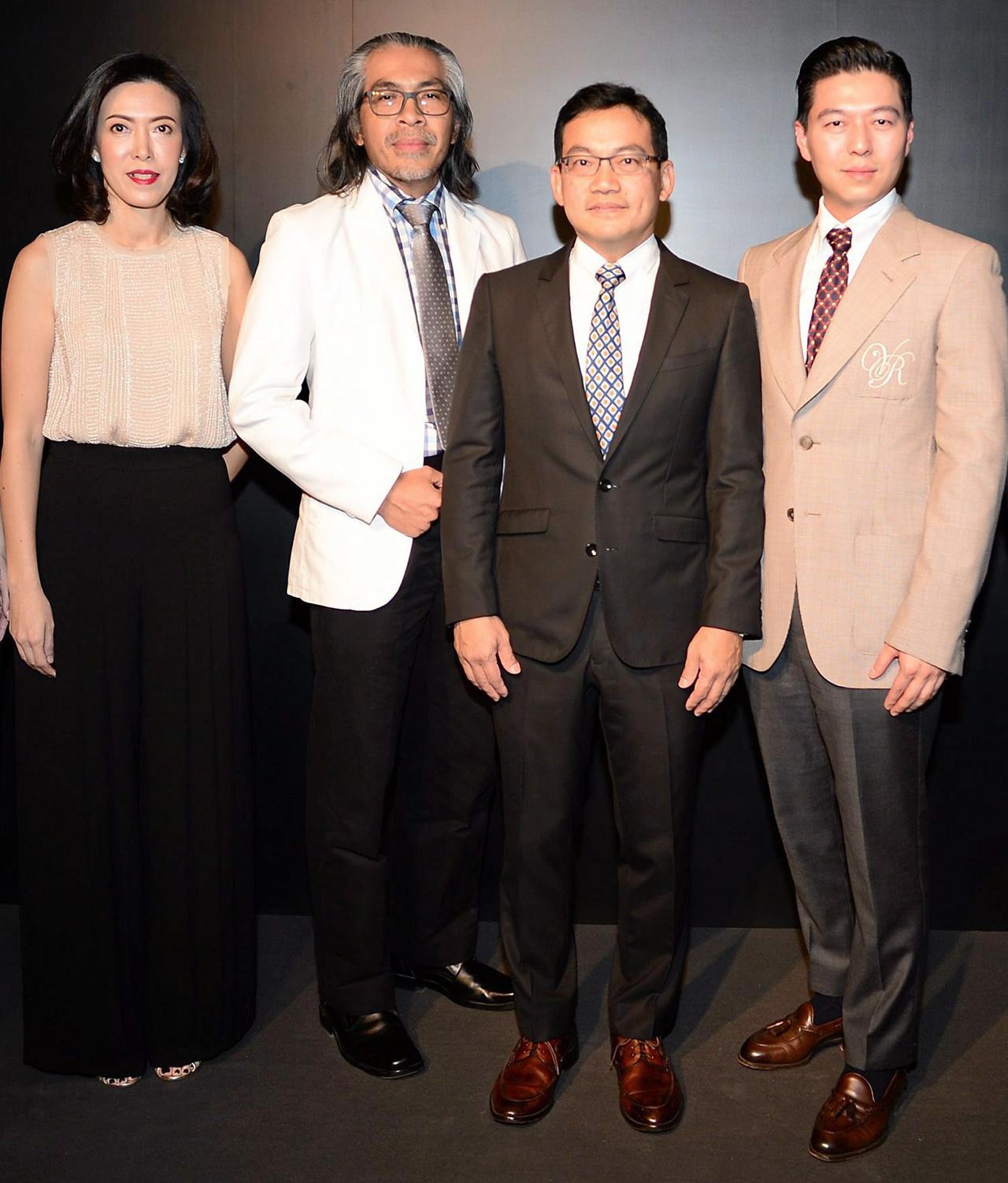 สองผู้บริหารค่ายเอพี วิทการ จันทวิมล และสรรพสิทธิ์ ฟุ้งเฟื่องเชวง ร่วมเปิดประสบการณ์ใหม่พร้อมด้วย “อ.เสนีย์ แช่มเดช”