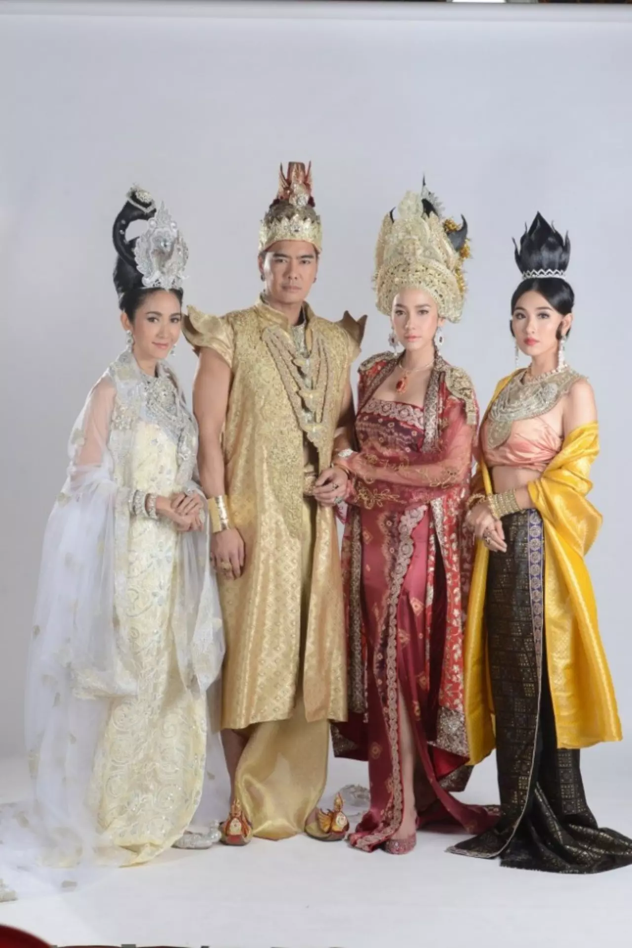 เปิดโผใครชนะ! เพลิงบุญ-เพลิงพระนาง เรื่องไหนคนค้นหากูเกิลมากสุดปี 2017
