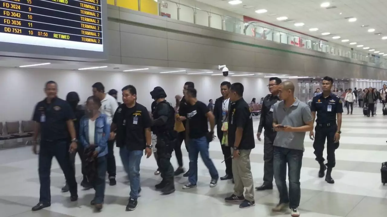 ฆ่าฝังศพน้องในไส้ ปมมรดกที่ดิน! หนีหาย 11ปี กองปราบตามจับคาด่านสะเดา
