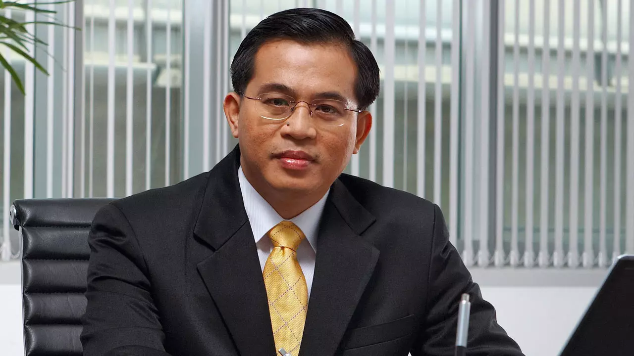 ห้ามล้อนาฬิกา เข้มบอลประเพณี