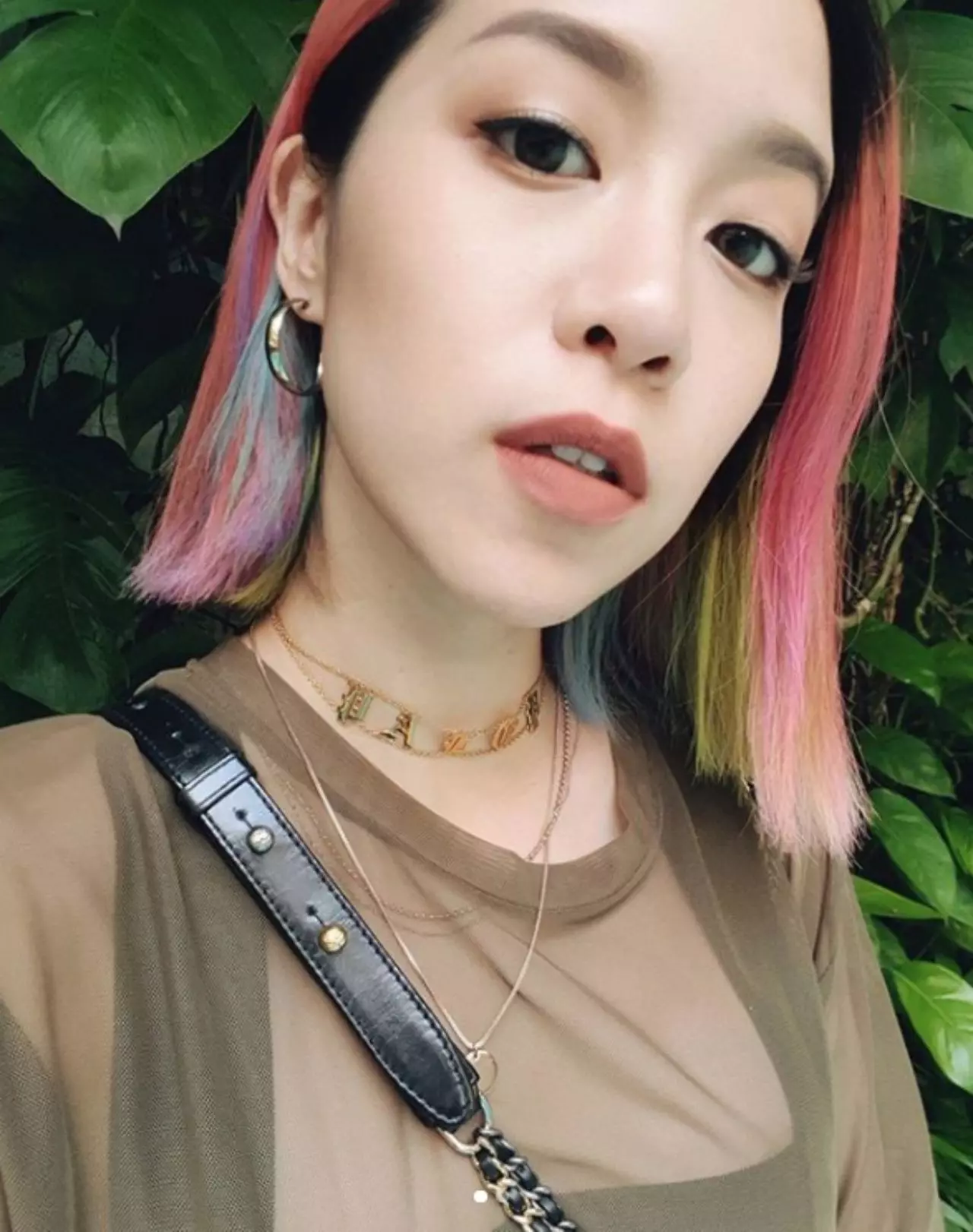เด่นมาแต่ไกล! ส่องผมสีจี๊ดรับซัมเมอร์ แจ่มจนต้องเหลียวมอง