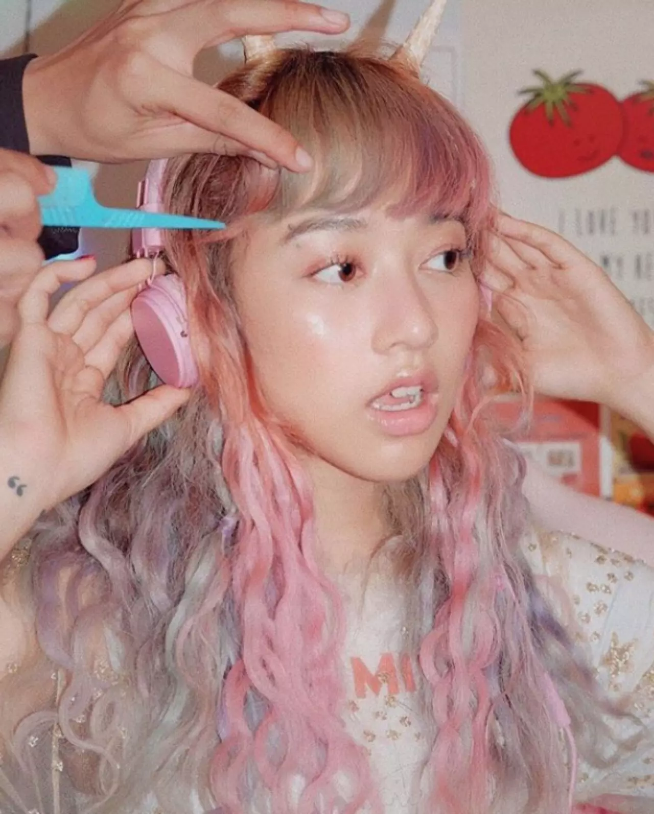 เด่นมาแต่ไกล! ส่องผมสีจี๊ดรับซัมเมอร์ แจ่มจนต้องเหลียวมอง