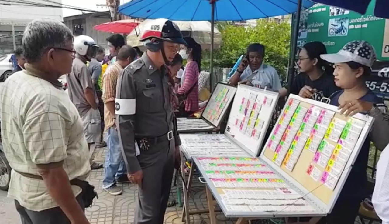 ขึ้นเงินไม่ได้! ว่าที่เศรษฐีใหม่ หวั่นใจ 'ลอตเตอรี่ปลอม' เกลื่อนเมือง