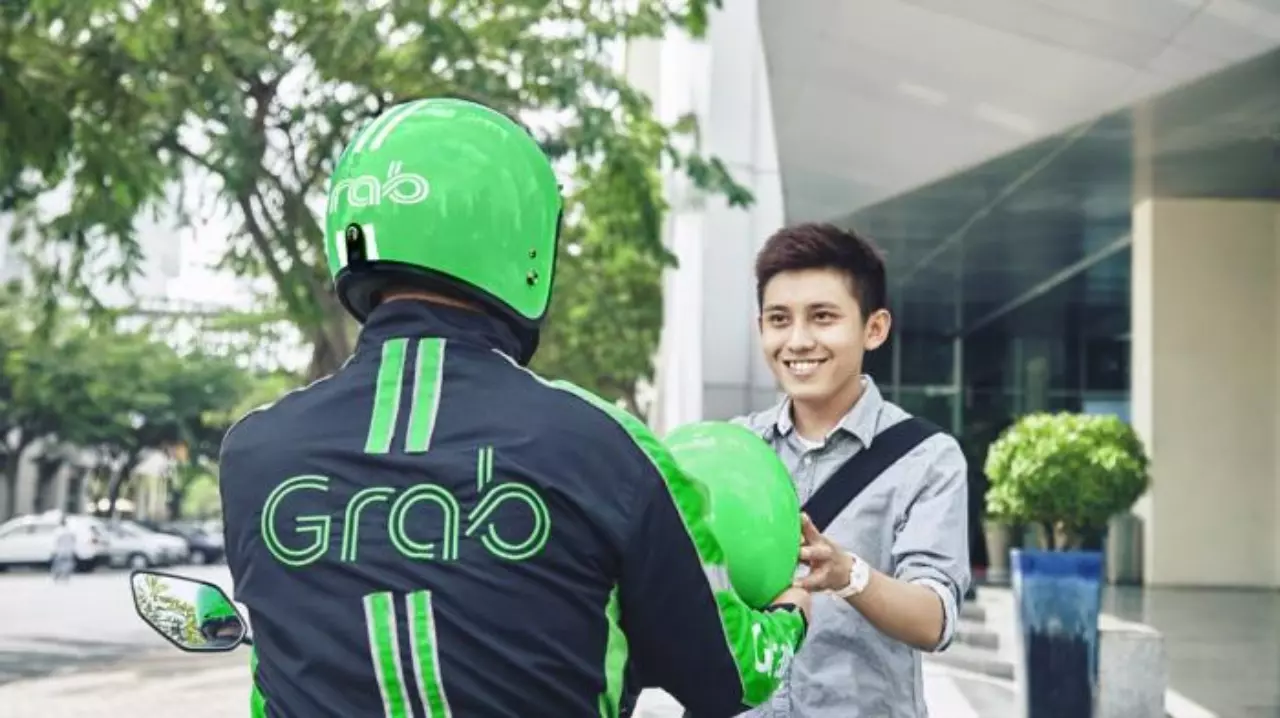 จริงหรือ? ทำถูกได้แต่ไม่ทำ ล้วงใจคนขี่ Grab ถูกด่า ชุบมือเปิบ แย่งอาชีพ (คลิป)