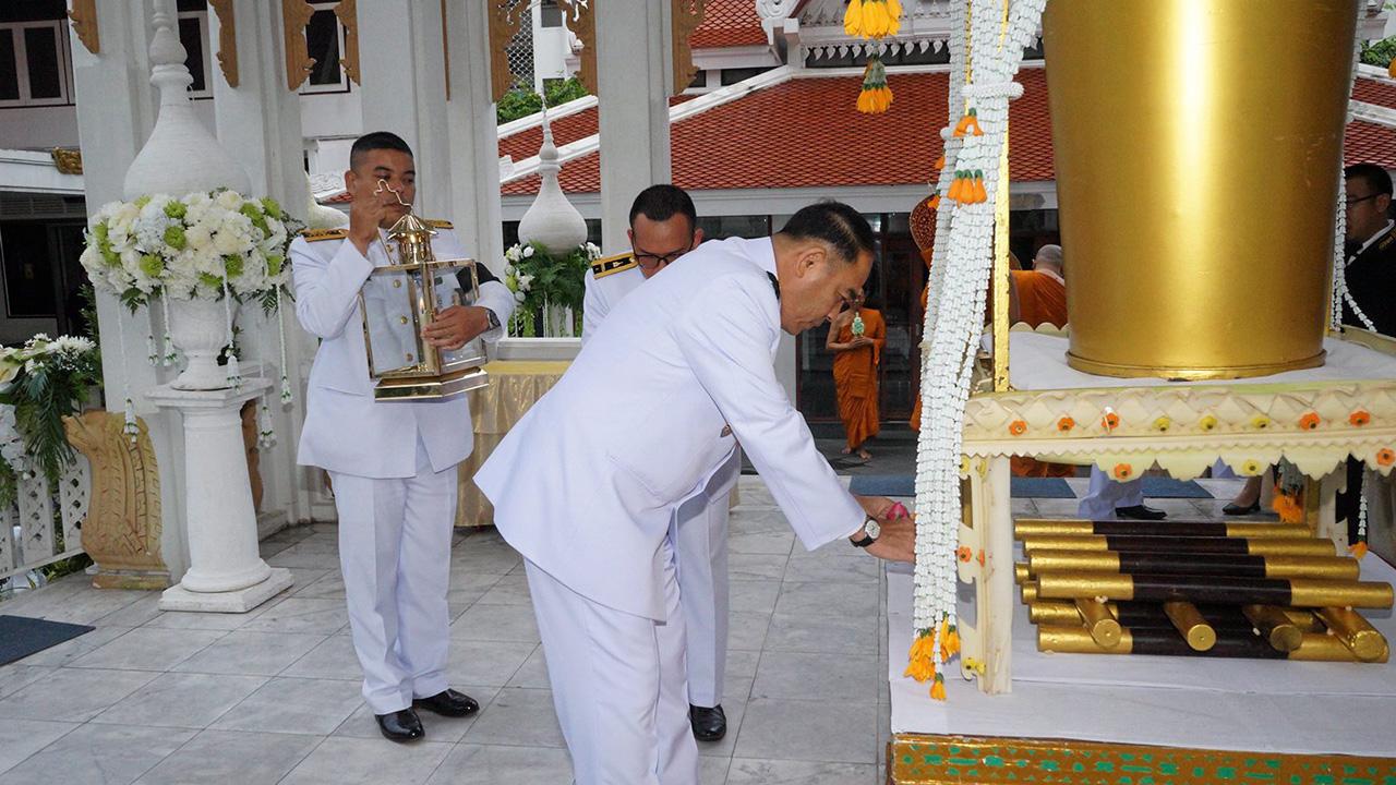 ที่สุดของชีวิต พล.อ.กัมปนาท รุดดิษฐ์ องคมนตรี เป็นประธานในพิธีพระราชทานเพลิงศพ ปราโมช รัฐวินิจ อดีตอธิบดีกรมประชาสัมพันธ์ พี่ชายของ อมราภรณ์ รัฐวินิจ, พ.ต.อ.ธวัชชัย รัฐวินิจ และ ทวีชัย รัฐวินิจ ท่ามกลางญาติมิตรมาร่วมในพิธีด้วย ที่วัดมกุฏกษัตริยารามวันก่อน.