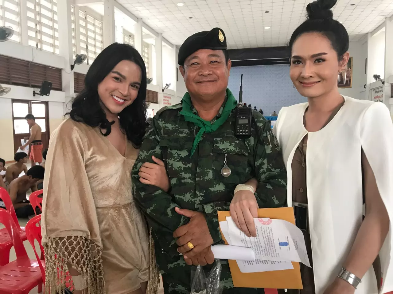 อกสามศอกแพ้อกสามสิบหก เกณฑ์ทหารด่านขุนทดคึกคัก 9 สาวสองรายงานตัว