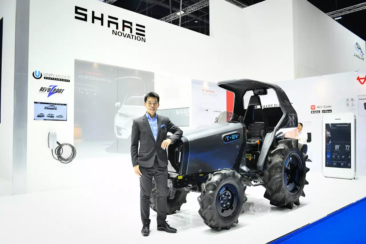 TESLA MODEL X SUV ไฟฟ้า 7 ที่นั่ง ชาร์จ 1 ครั้ง ลาก 320 กิโลเมตร