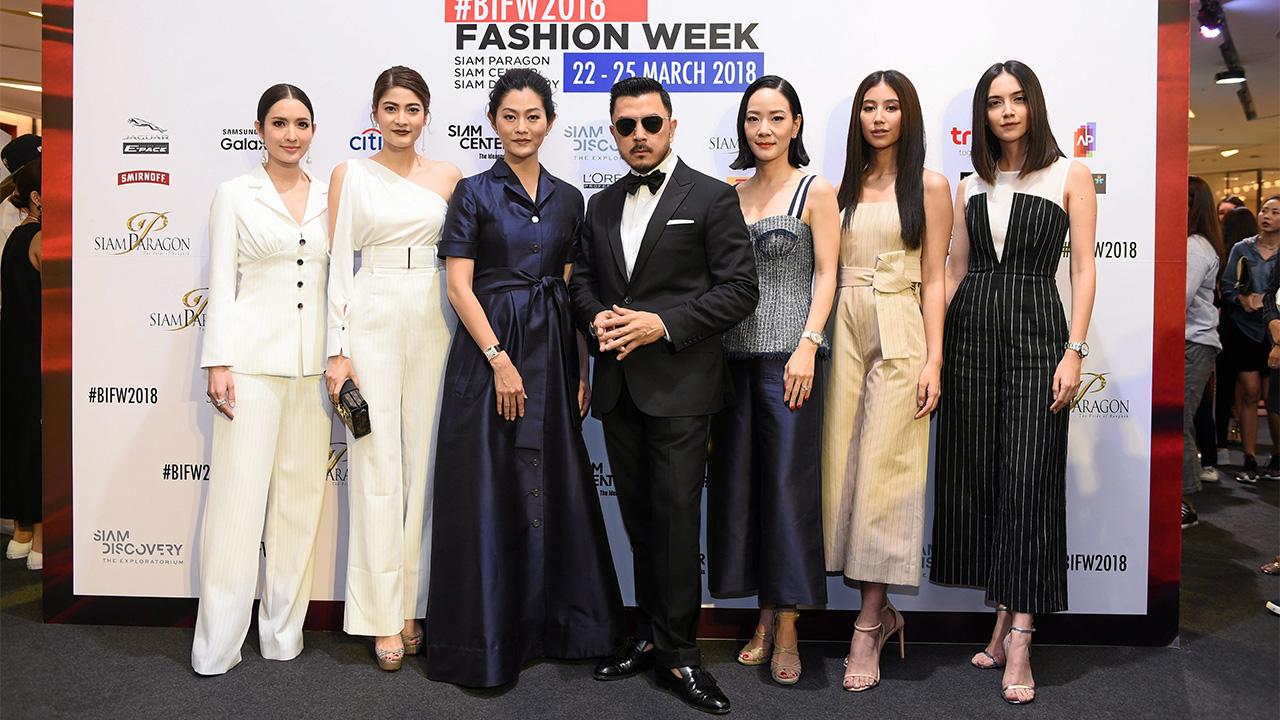 สวยหน้าร้อน - พลพัฒน์ อัศวะประภา จัดแฟชั่นโชว์เปิดตัว “อาซาว่าซับลิมินอล” คอลเลกชั่นประจำฤดูใบไม้ผลิและฤดูร้อนปี 2018 โดยมี ทักษอร เตชะณรงค์, ราศรี บาเล็นซิเอก้า จิราธิวัฒน์ ฯลฯ มาร่วมงาน ที่สยามพารากอน วันก่อน.