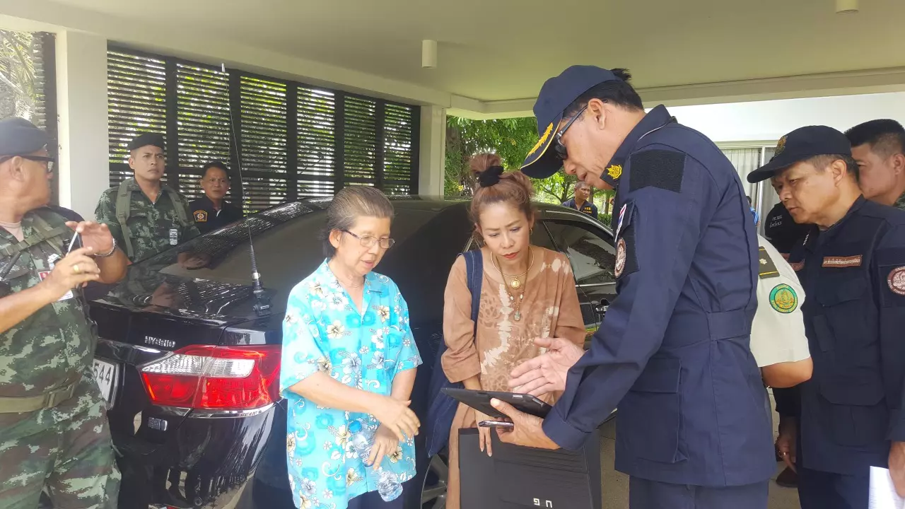 ชุดพยัคฆ์ไพร ตรวจสอบบ้านหรู-สนามกอล์ฟ ชะอำ พบโฉนดทับป่าสงวนฯ