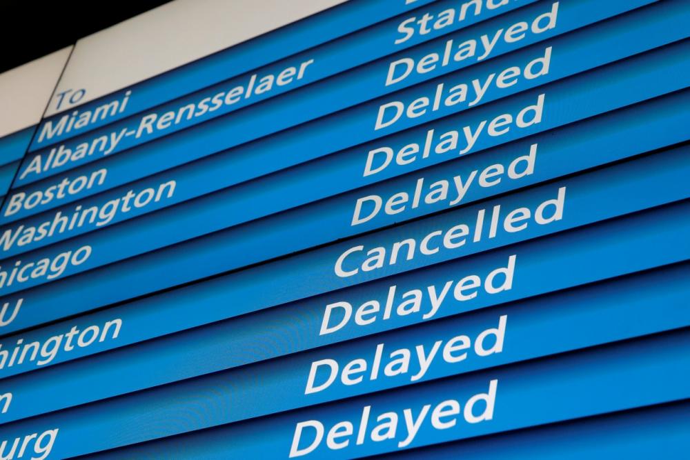 ตารางเดินทางของรถไฟแอมแทร็กถูกเลื่อนหรือยกเลิก เพราะอิทธิพลของพายุ