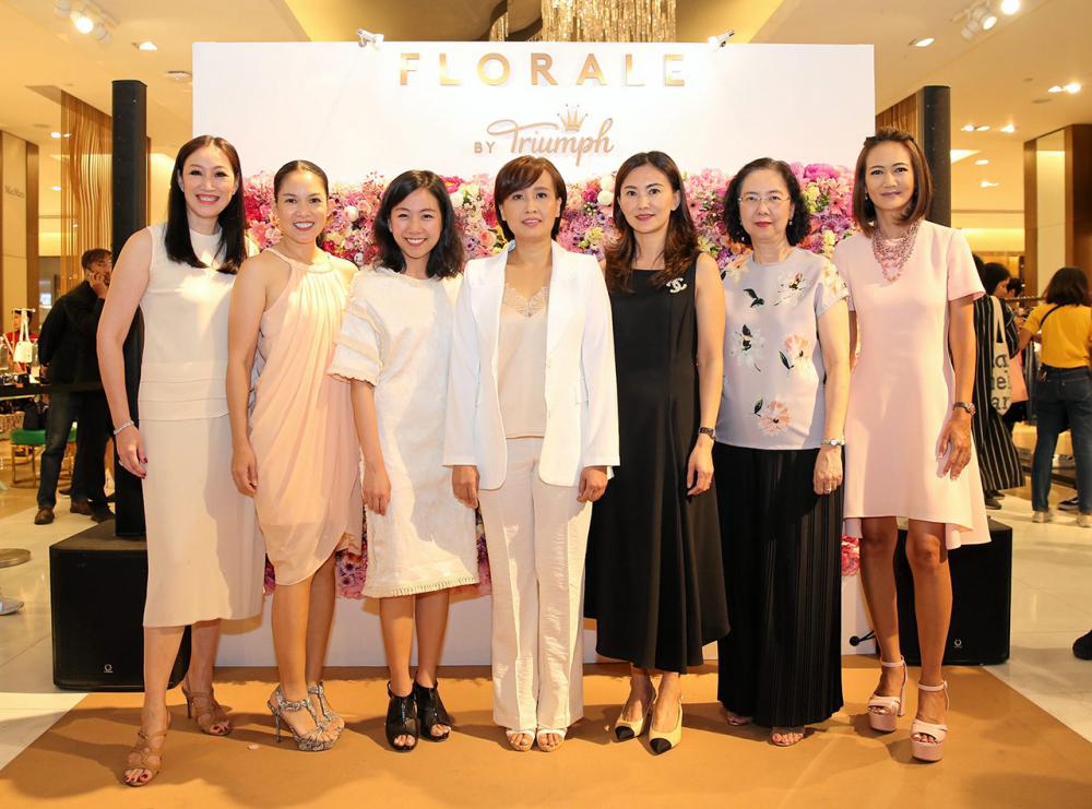 แฟชั่นโชว์ - วาสนา มงคลประดิษฐ์ จัดงานเปิดตัว ฟลอราลเล่ บาย ไทรอัมพ์ ชุดชั้นในระดับพรีเมียมคอลเลกชั่นสปริง/ซัมเมอร์ 2018 โดยมี นันทพร ซิ้มสกุล, ณันทนี ประสิทธิ์จูตระกูล, อภิภาวดี สนิทวงศ์ ณ อยุธยา และ จุไรรัตน์ ภิรมย์ภักดี มาร่วมงานด้วย ที่เซ็นทรัล ชิดลม วันก่อน.