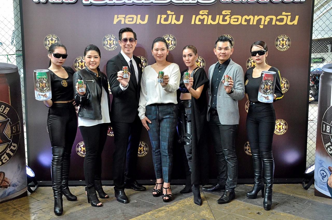 ดื่มเพลิน สุทิพา ปัญญามหาทรัพย์ เปิดตัวผลิตภัณฑ์ “เอ็มเพรสโซ ดับเบิล ช็อต” กาแฟปรุงสำเร็จ พร้อมดื่ม พร้อมแนะนำพรีเซนเตอร์ เจตริน วรรธนะสิน และ เจนี่ เทียนโพธิ์สุวรรณ โดยมีสุมิตา อัครโรจน์กิจ และ พีระชัย ฉัตรศักดา มาร่วมงานด้วย ที่อนุสาวรีย์ชัยสมรภูมิ วันก่อน.
